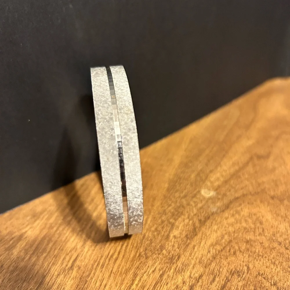 Simple Silver Tone Bangle Bracelet‎